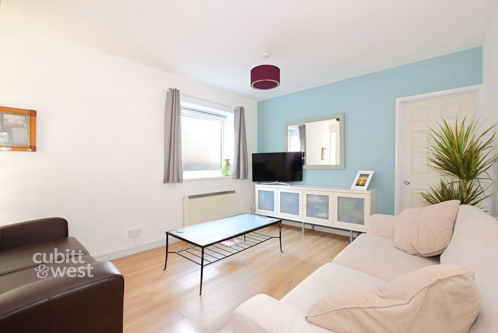 Property photo 3 of 10 78088c57-2