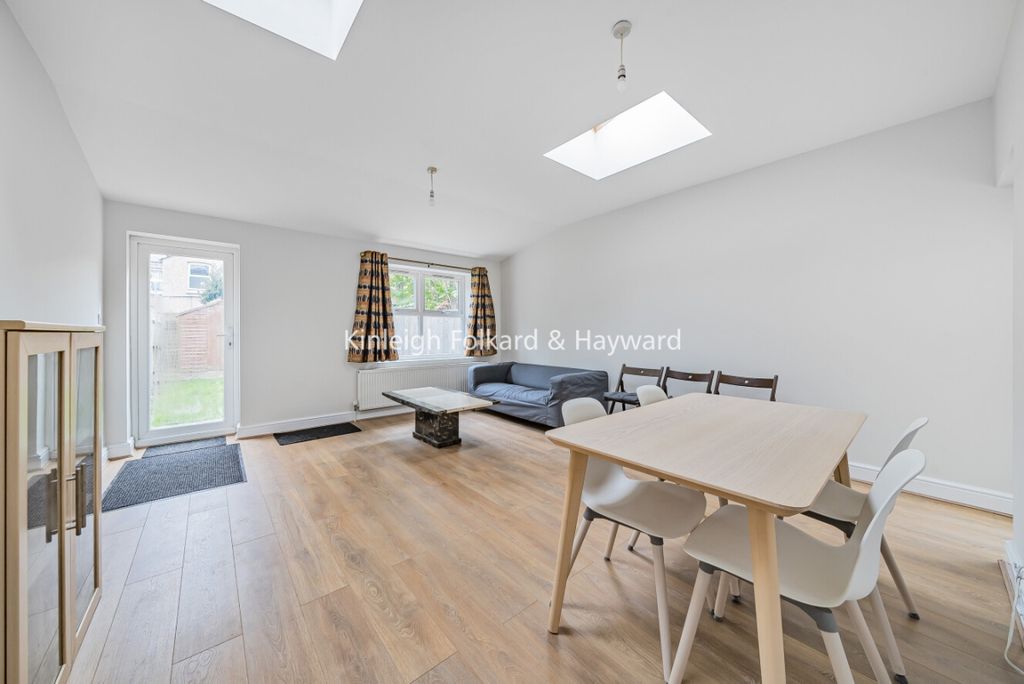 Property photo 1 of 16 c8dc2c46-91Fa-42c4-8