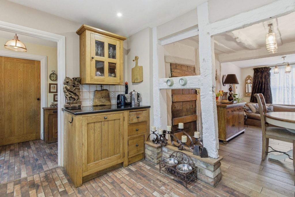 Additional image 6 of 4 bed end terrace house for sale105 High Street, Pershore, Worcestershire. WR10