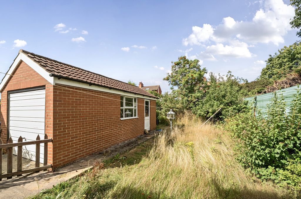 Property photo 2 of 11 1330303-1-6889Ec5...