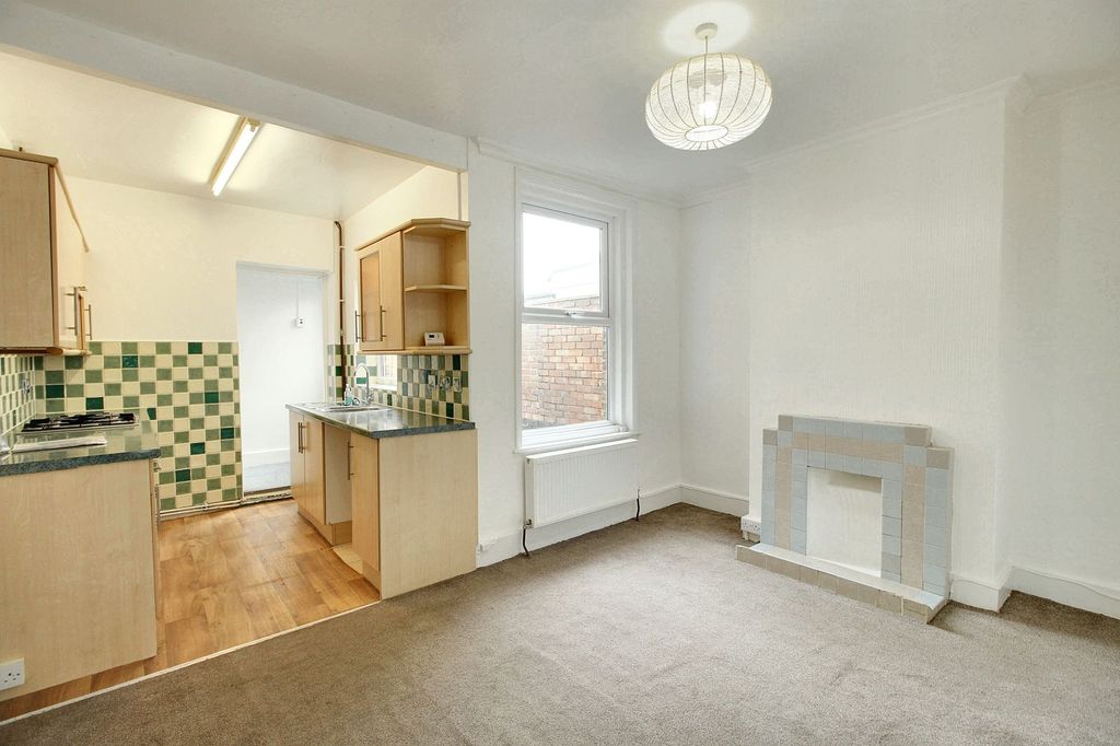 Property photo 3 of 13