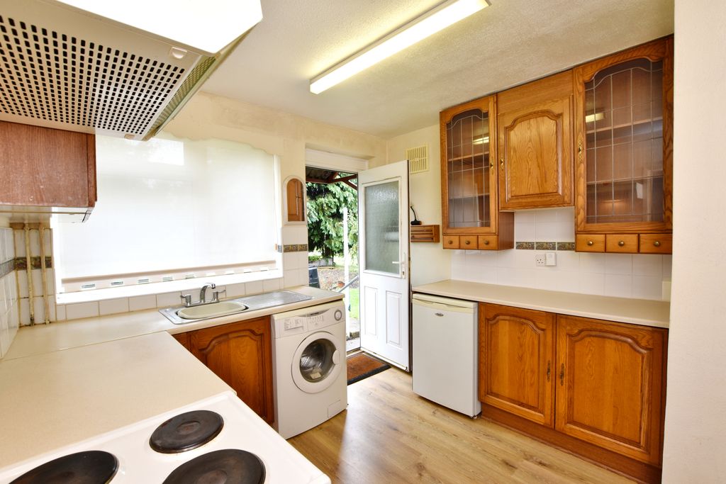 Property photo 2 of 13 Kitchen