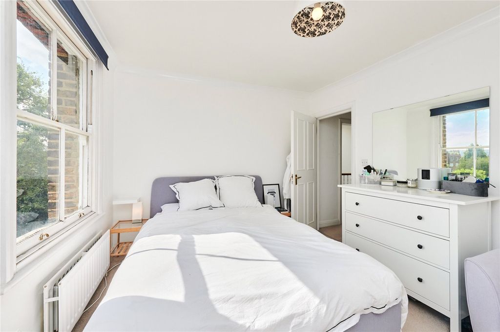 Property photo 3 of 15 Principle Bedroom