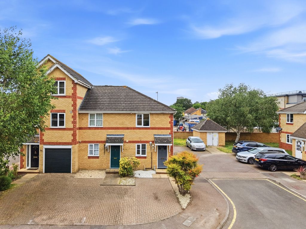 Property photo 1 of 12