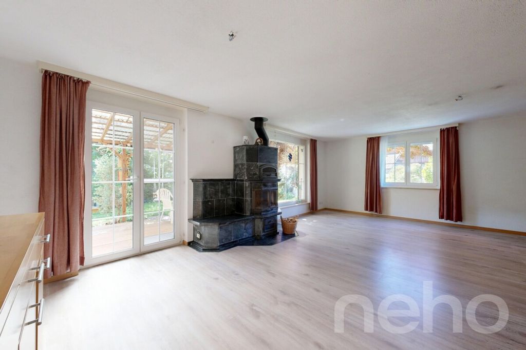 Property photo 2 of 11