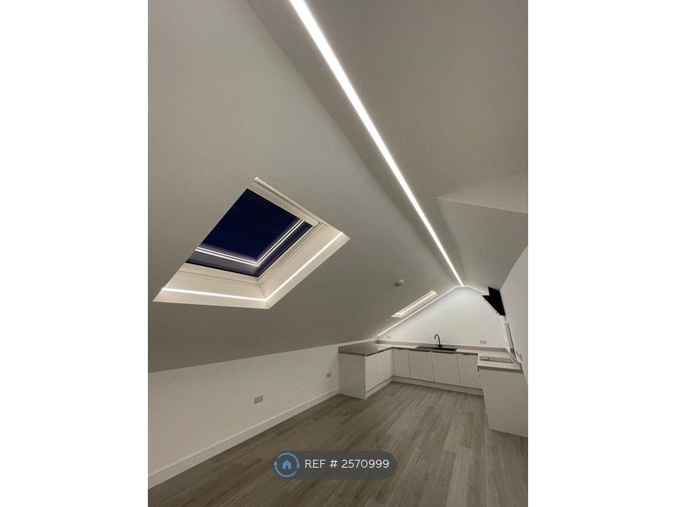 Property photo 3 of 7 Feature Led Lighting, Modern Design.