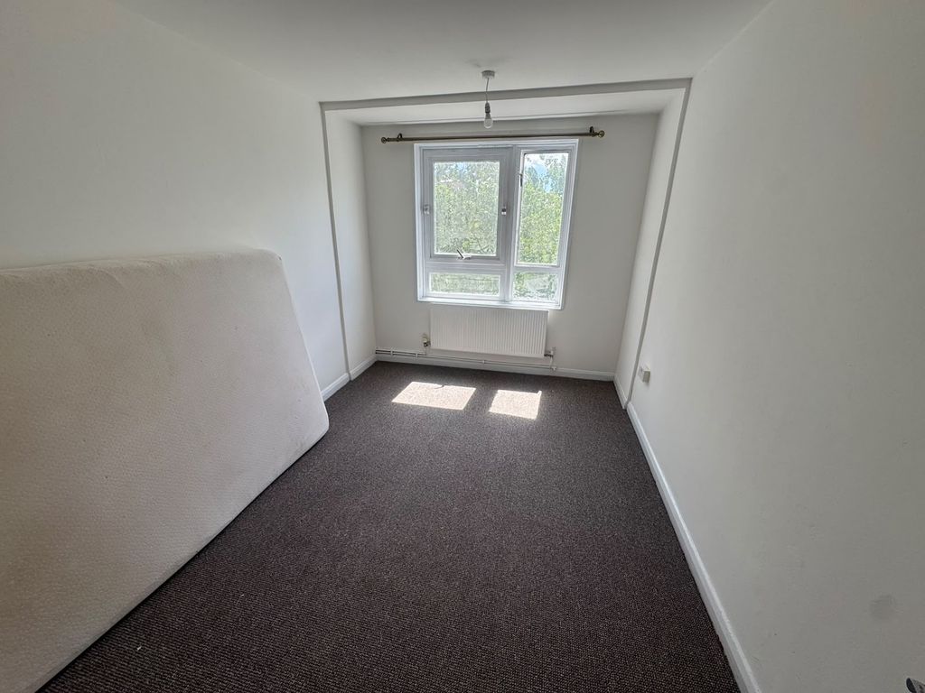 Property photo 3 of 7 Gallery