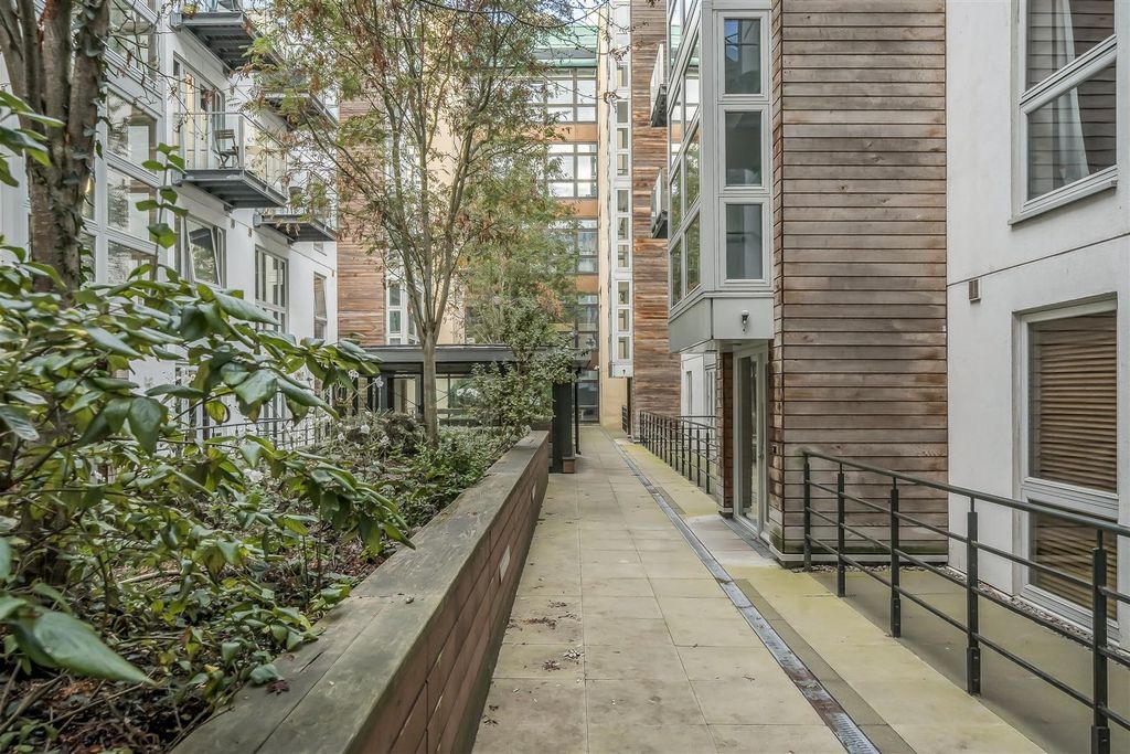 Property photo 1 of 16 Hollis Morgan Residential Sales