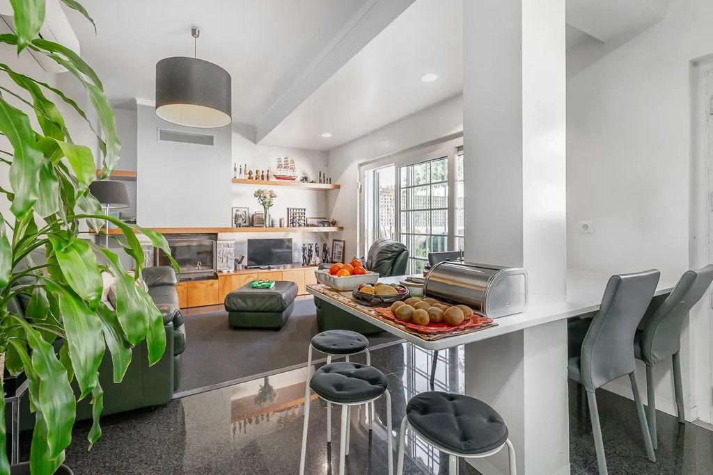 Property photo 3 of 59