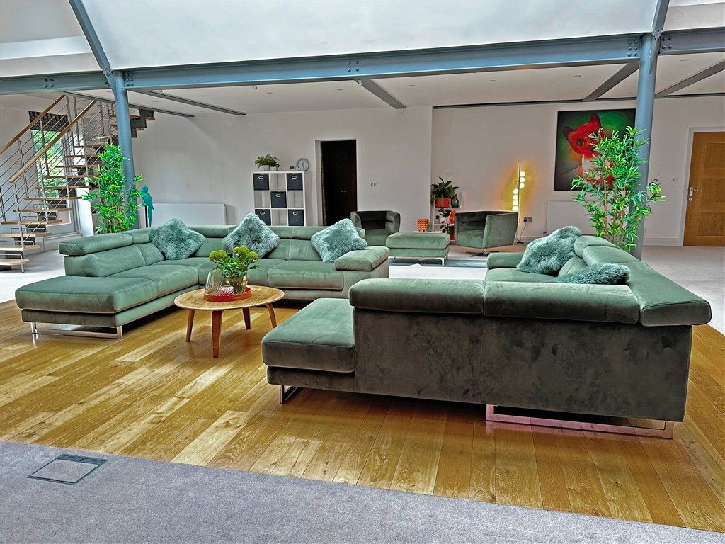 Property photo 3 of 4 New Living Room Green