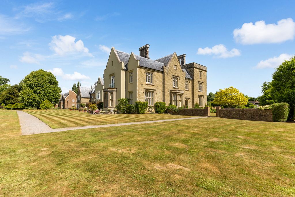 Property photo 1 of 17 1