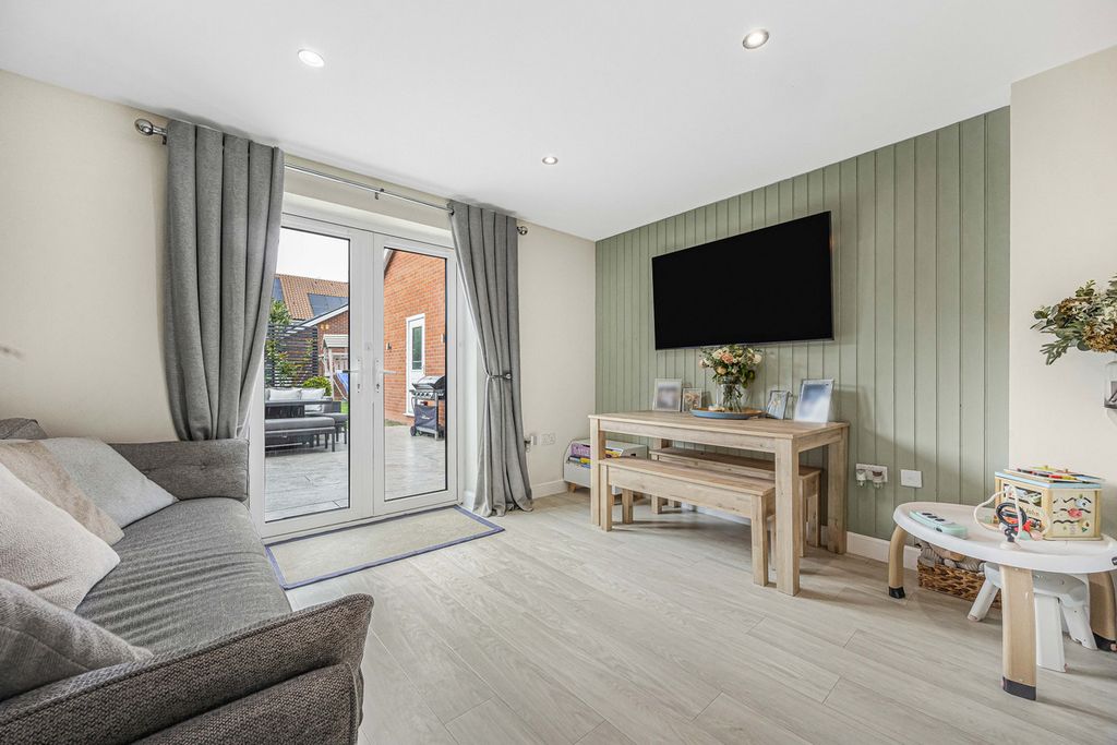 Property photo 3 of 20