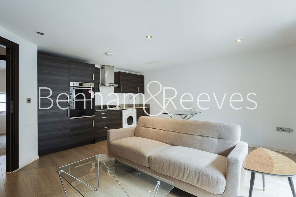 Property photo 2 of 8