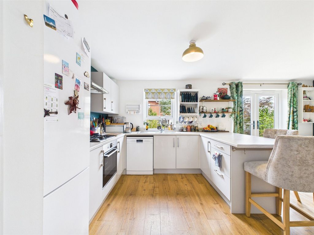 Property photo 3 of 11 Kitchen / Diner