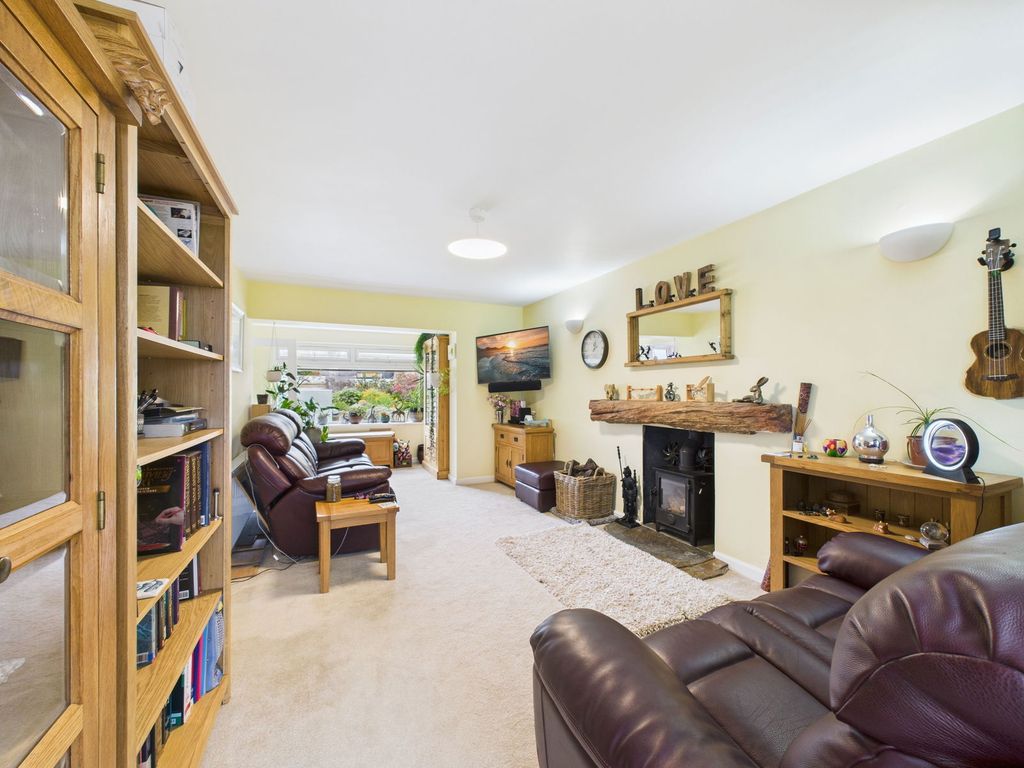 Property photo 3 of 25