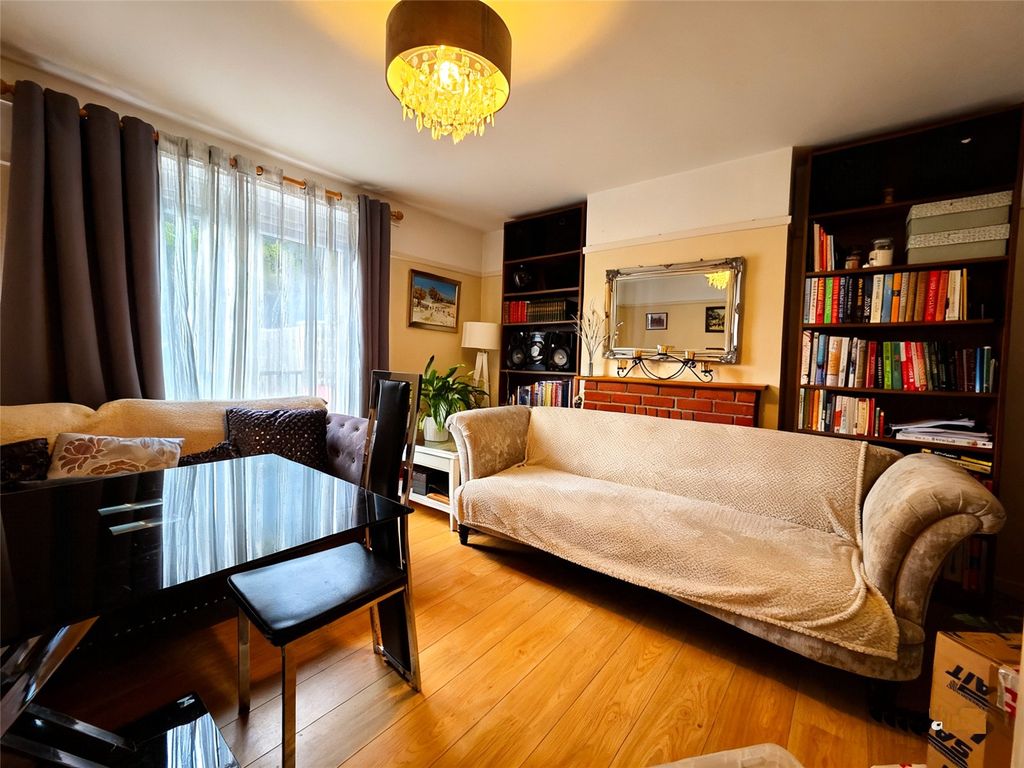 Property photo 2 of 9 Picture No. 08