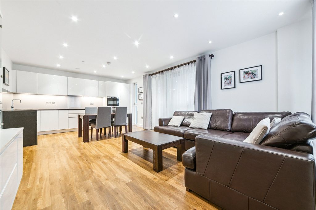 Property photo 1 of 17 Reception Room
