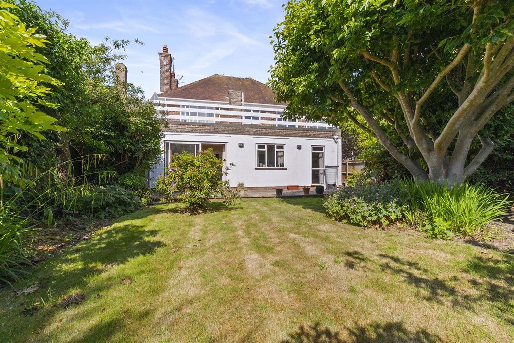 Property photo 3 of 29 Chelwood Avenue, 28-014.Jpg