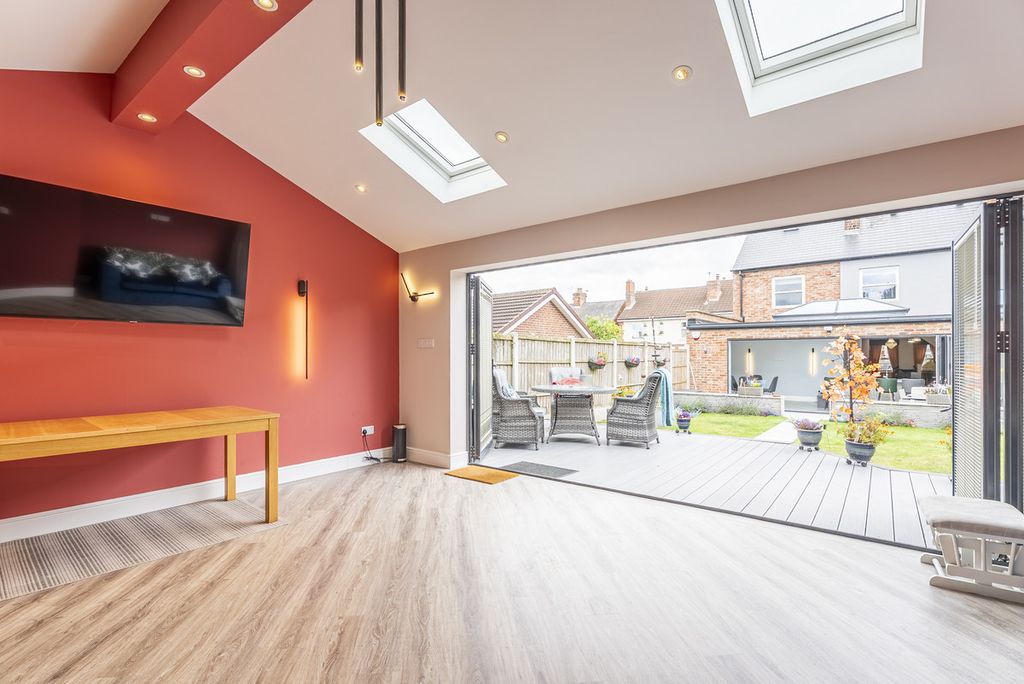 Property photo 3 of 19