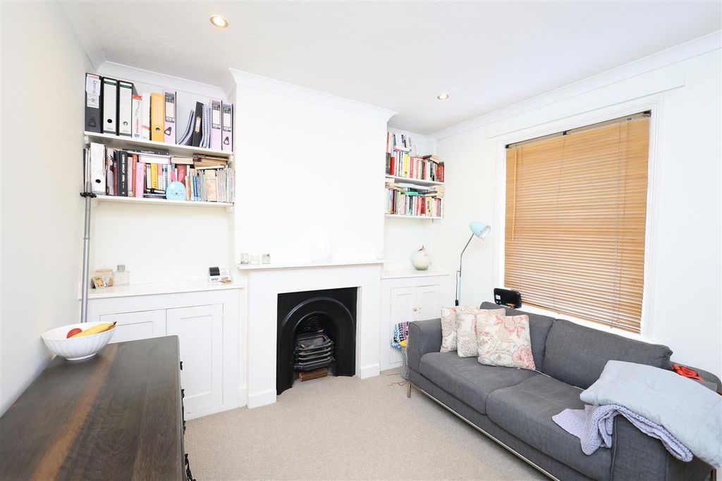 Property photo 2 of 10 Living Room