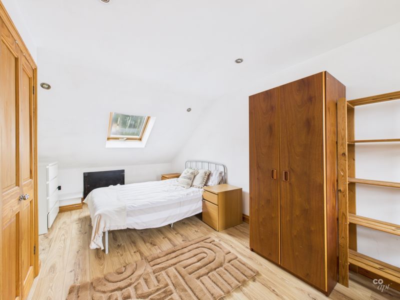 Property photo 1 of 17 Photo 7