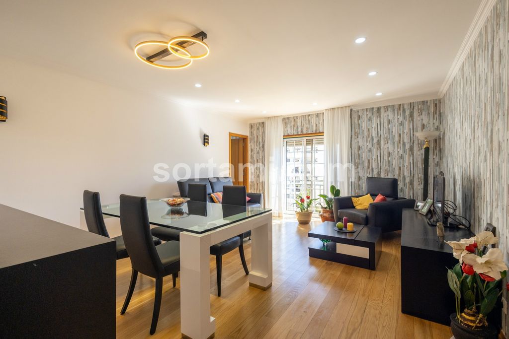 Property photo 2 of 26