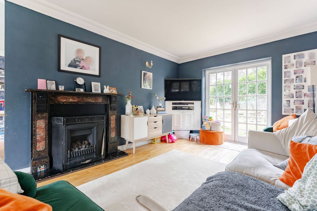 Property photo 3 of 20