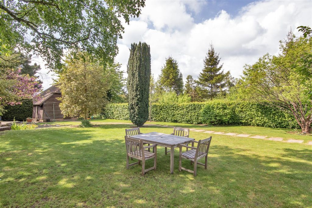 Property photo 3 of 34