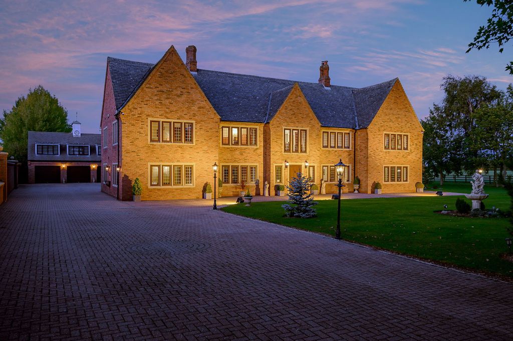 Property photo 1 of 34