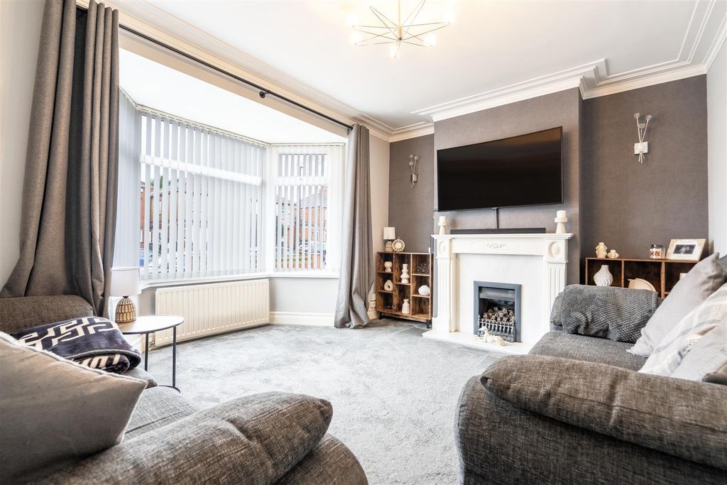 Property photo 2 of 10 Living Room