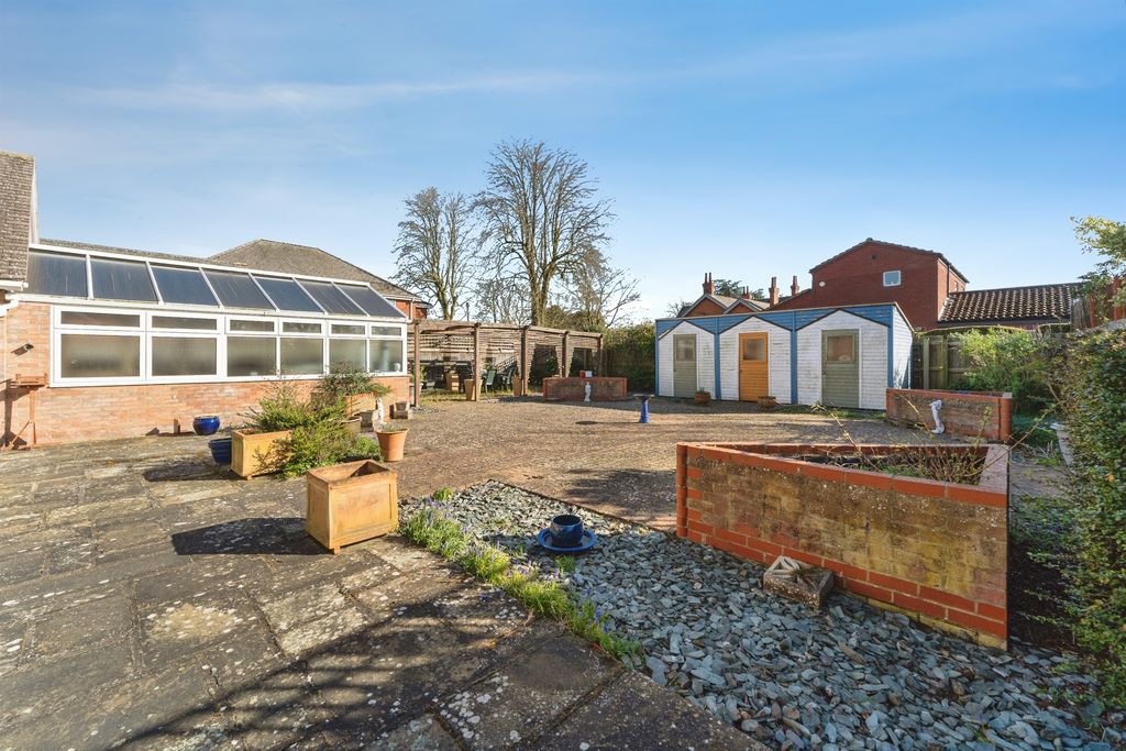 Property photo 3 of 28