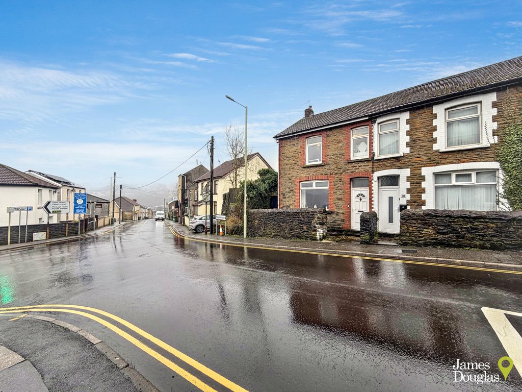 Property photo 2 of 20 Front2 (4)