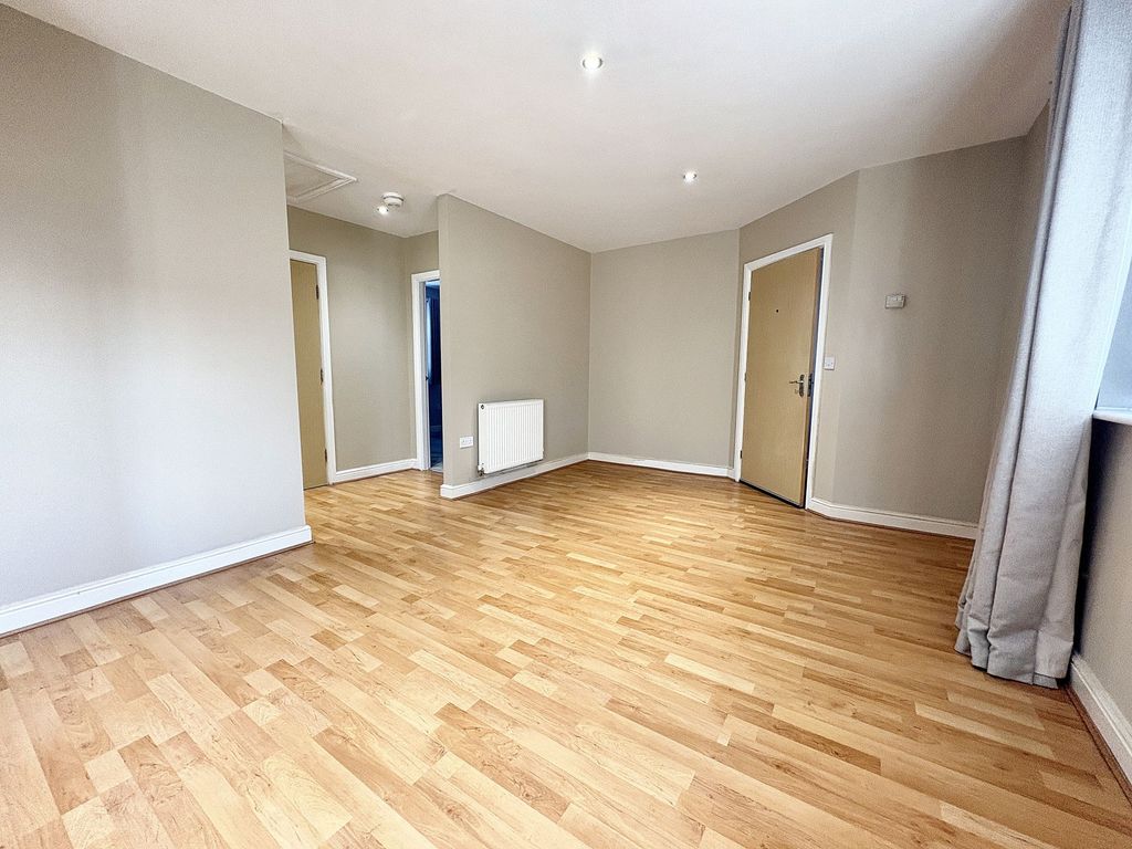 Property photo 2 of 9 Lounge