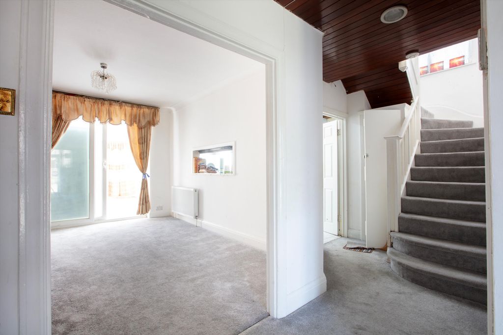 Property photo 2 of 10 Image