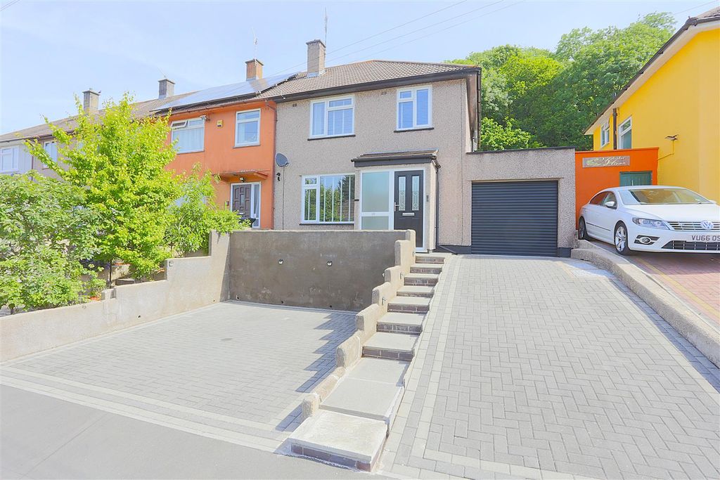 Property photo 1 of 22