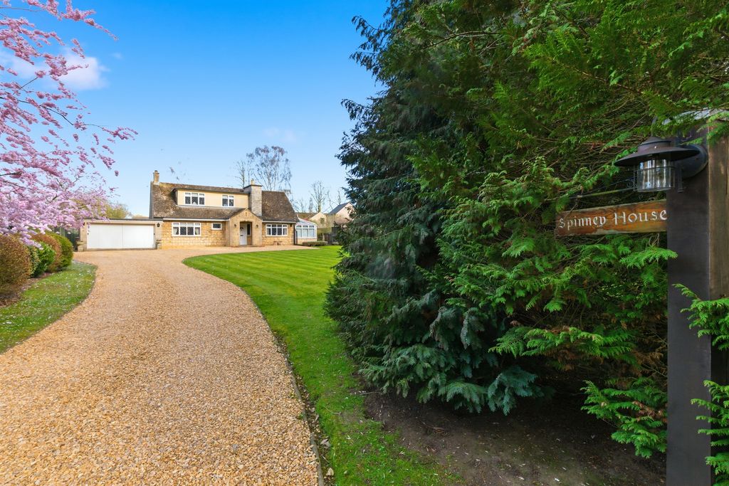 Property photo 1 of 23