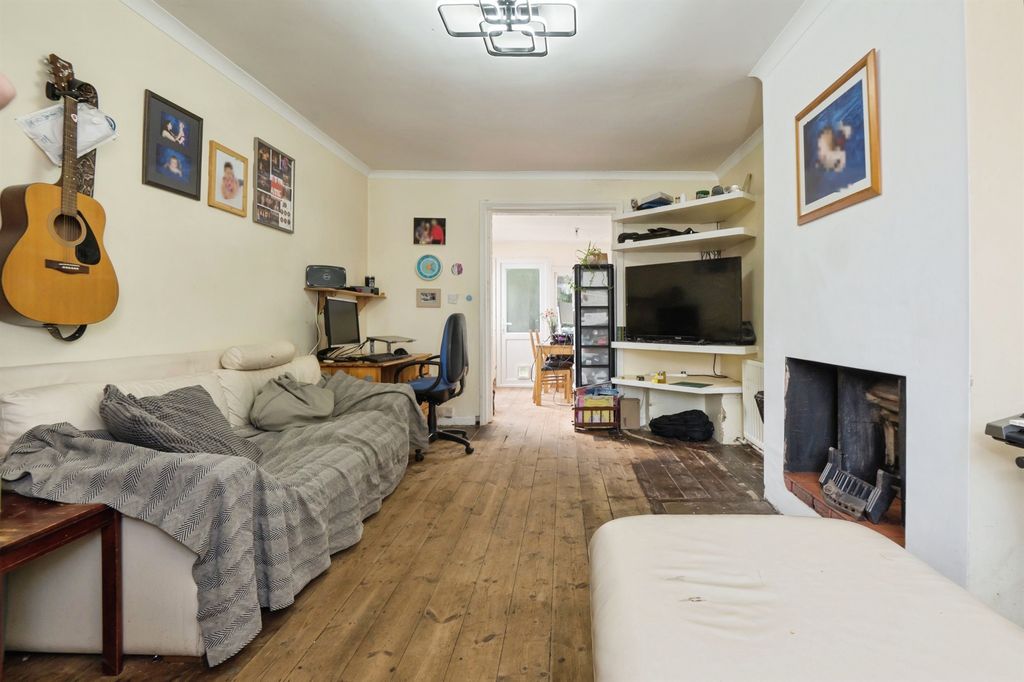 Property photo 3 of 14