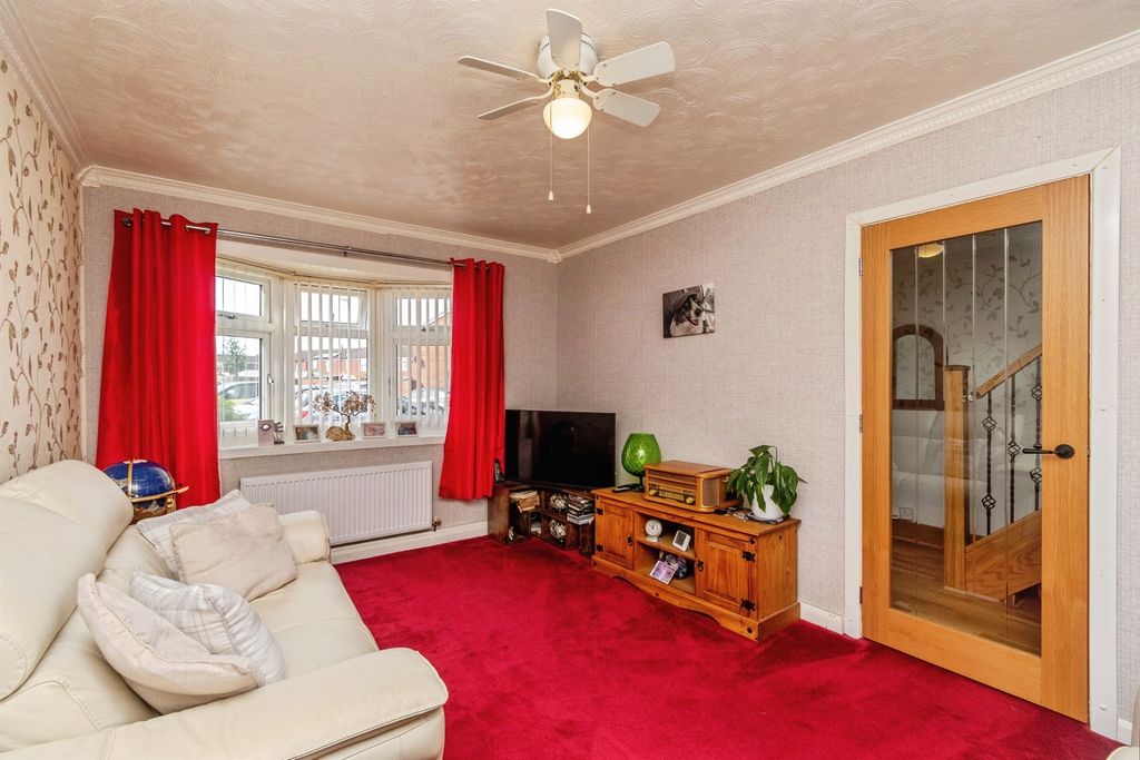 Property photo 3 of 15