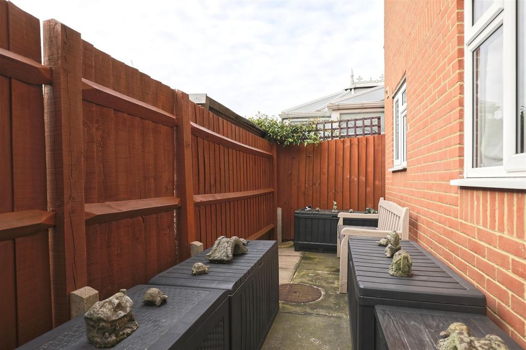 Property photo 3 of 5 Garden2.Jpg