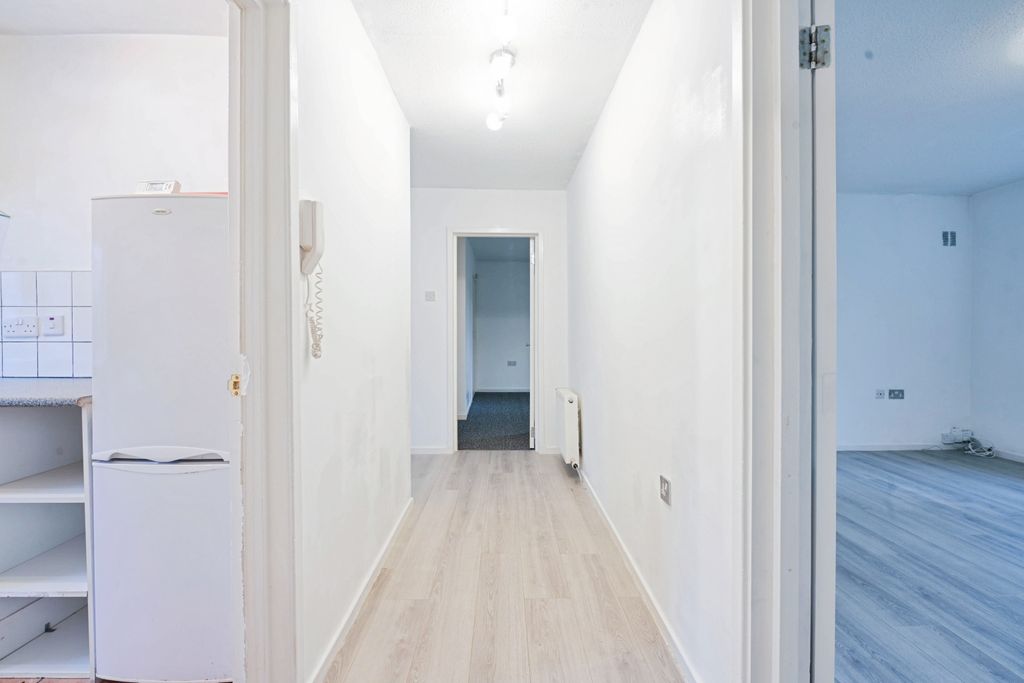 Property photo 2 of 15 Hallway