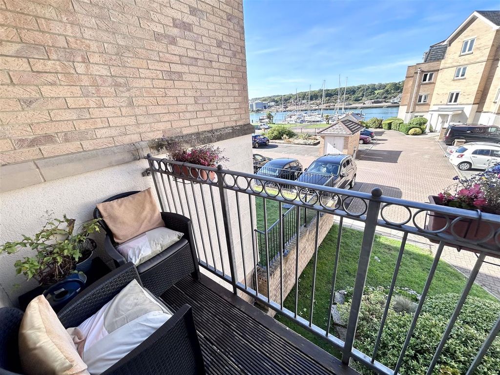 Property photo 3 of 10