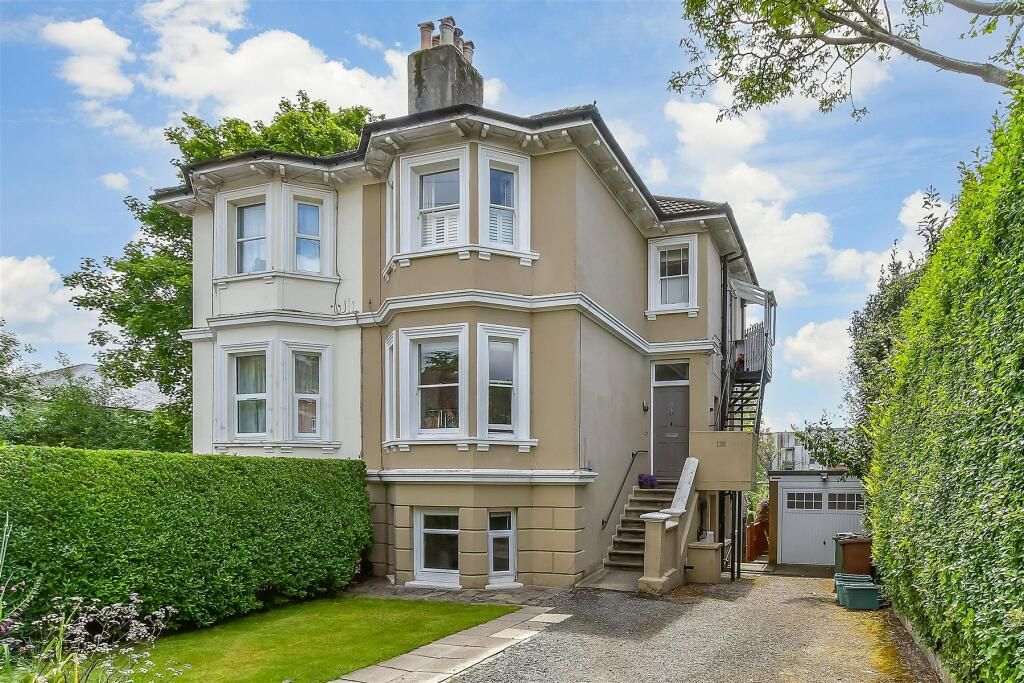 Property photo 1 of 10 Front