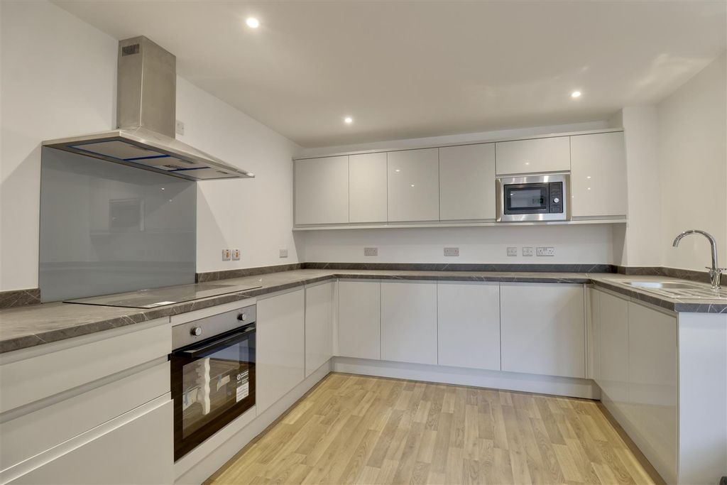 Property photo 3 of 6 A9643315-61Bf-47C6-Aae3-154B2E3Eb1F6_1_201_A.Jpeg