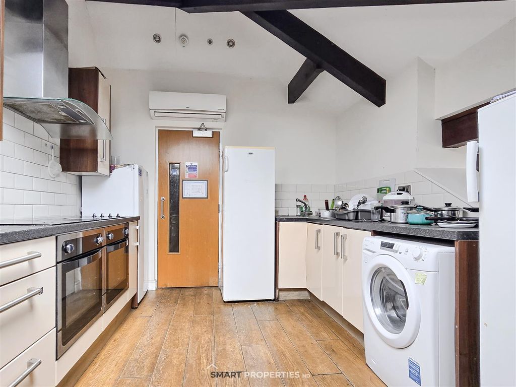 Additional image 6 of 1 bed flat for saleThe Old Chapel Cross Lane, Newsome, Huddersfield HD4