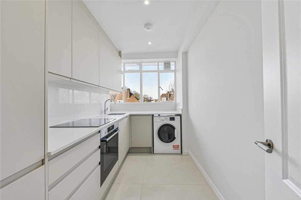 Property photo 3 of 12 Picture No. 22