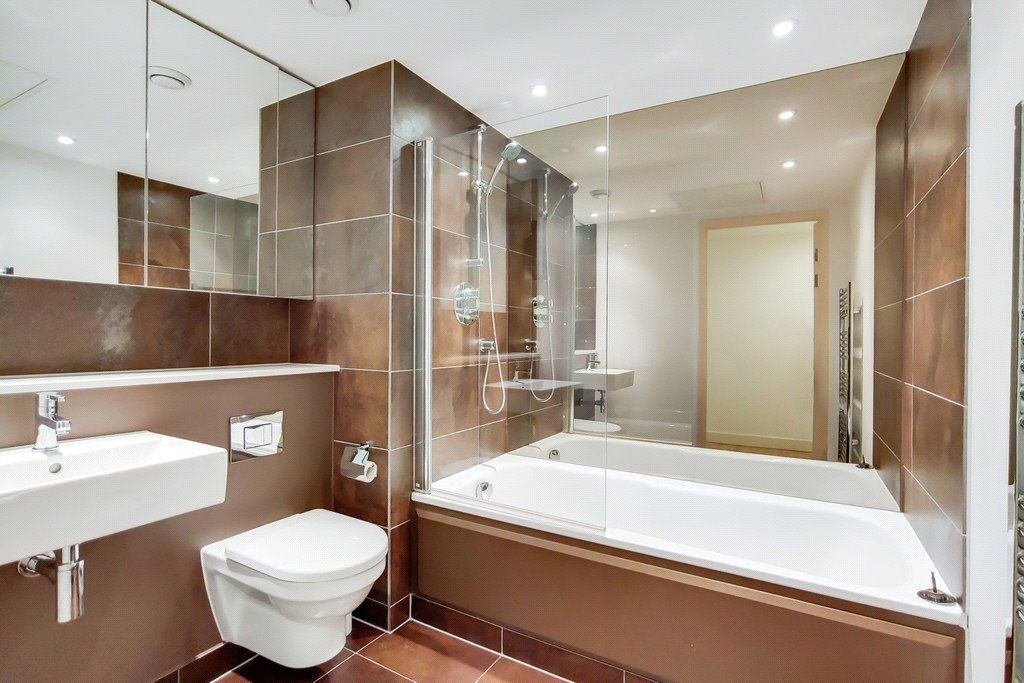Property photo 2 of 12 Bathroom
