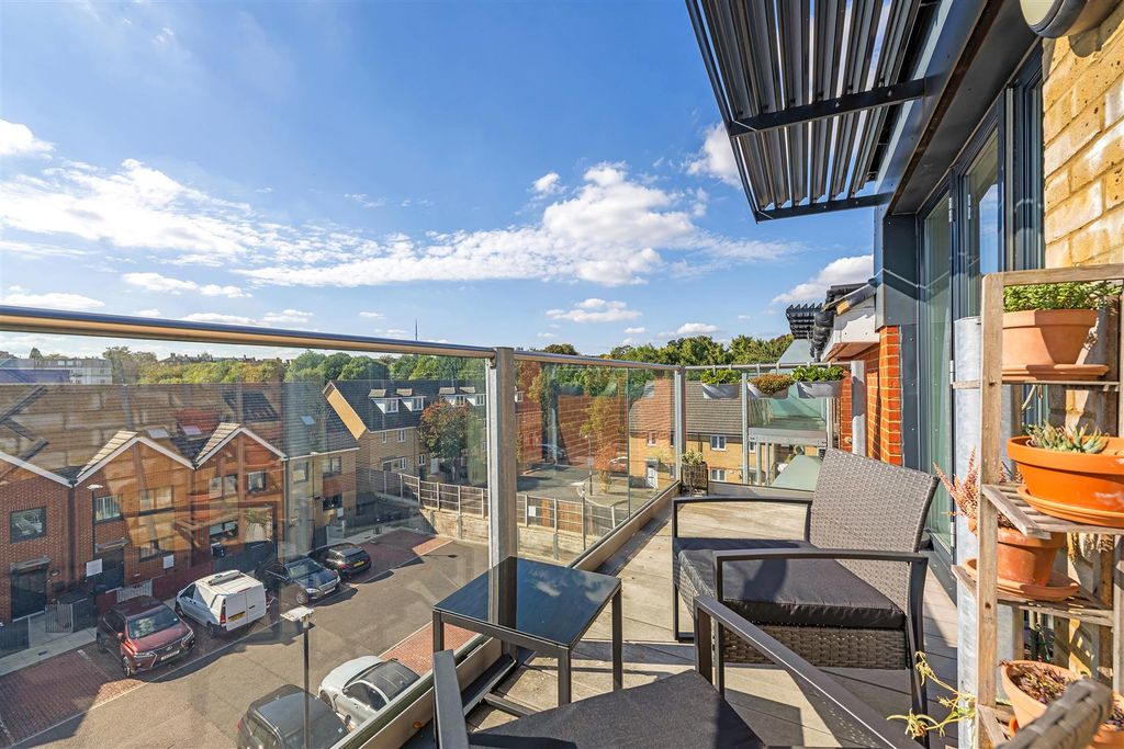 Property photo 2 of 14 Campion House-13.Jpg