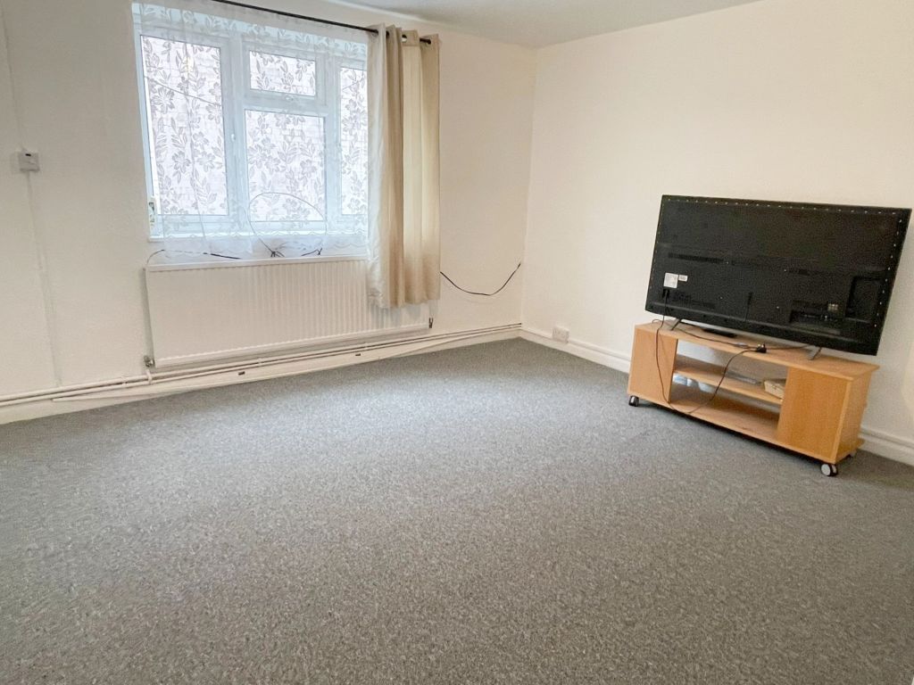 Property photo 1 of 13 Living Room