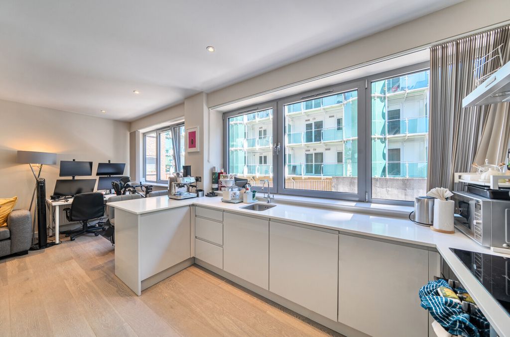 Property photo 2 of 18 1440131-4-69F1Ef4...