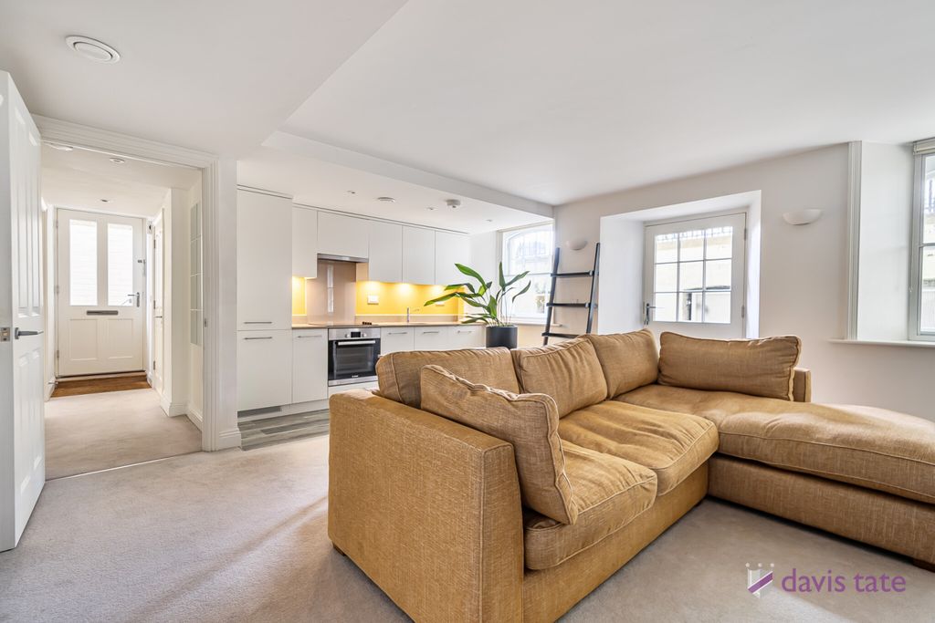 Property photo 3 of 9 Picture No. 45